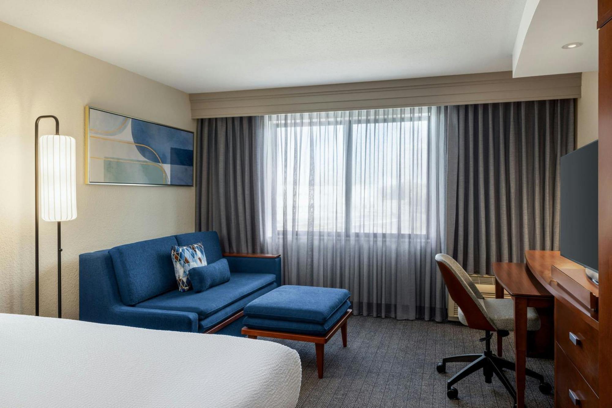 Courtyard Mt. Holly Westampton Hotel Exterior photo