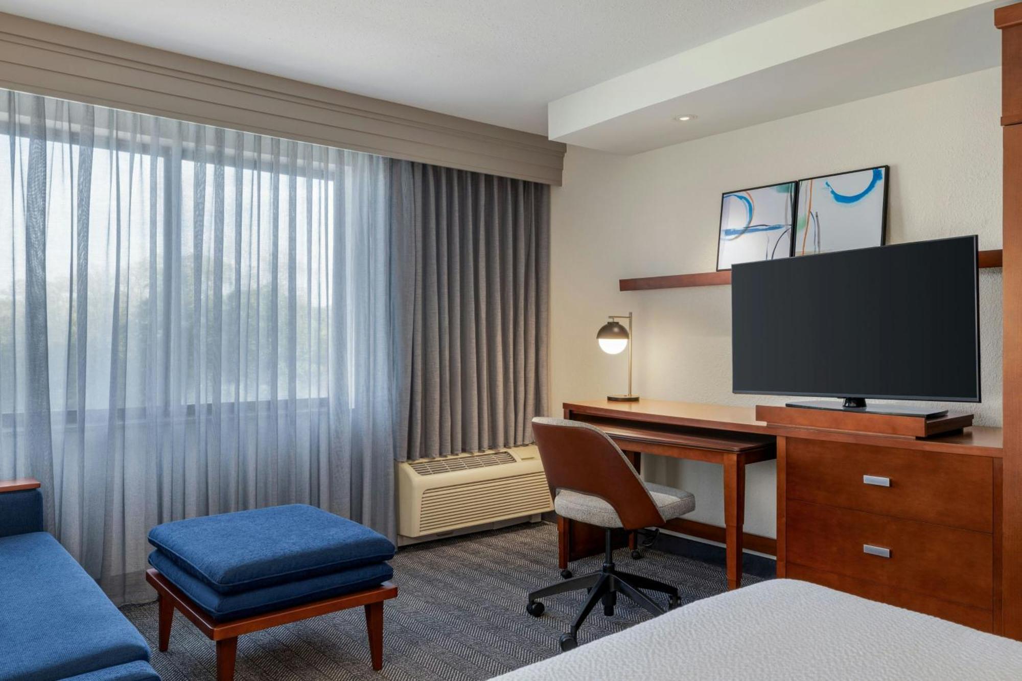 Courtyard Mt. Holly Westampton Hotel Exterior photo